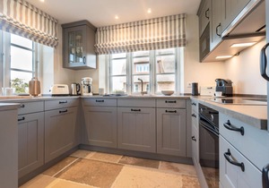 "Discover luxury and relaxation in the vacation apartment Haus Deichblick!"