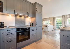"Discover luxury and relaxation in the vacation apartment Haus Deichblick!"
