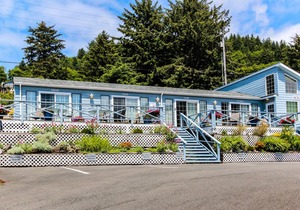 Dog-Friendly Oceanfront Suite with Beautiful Views, Free WiFi, and Cheery Decor