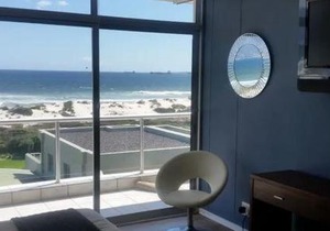 Dolphin Beach Apartment