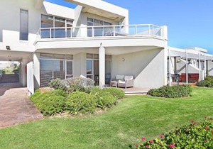Dolphin Beach E5 by Host Agents