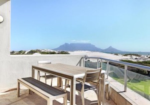 Dolphin Beach E5 by Host Agents