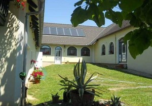 Double Room 3 - Gästehaus Lindenhof - Category 4 suns