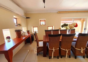 Double Room in cosy Guesthouse, one of the select guesthouses in Mahikeng !