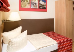 Double Room Shower / WC - Hotel Hauer