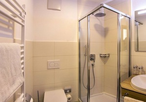 Double room with balcony 3 - Apartments and Pension Mariandl