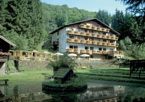 Double Shower/WC - Wolffhotel-Outdoorhotel-Restaurant