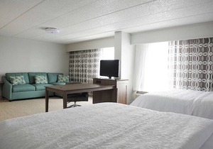 DoubleTree by Hilton Sterling - Dulles Airport
