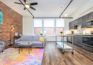 Downtown Bangor Luxury Apartment