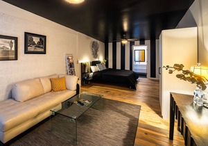 Downtown Contemporary Vintage Hardwood Floors Immaculate!