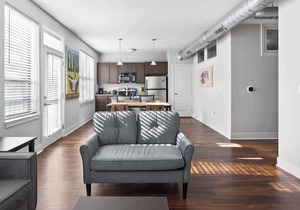 Downtown corner unit with free parking