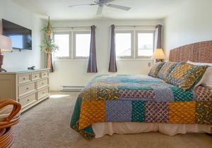 Downtown Rehoboth Beach w/ Ocean Views Split Level Condo Sleeping 6