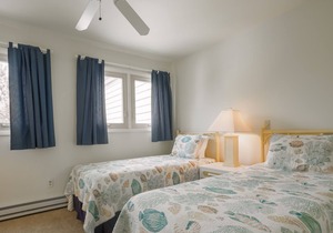 Downtown Rehoboth Beach w/ Ocean Views Split Level Condo Sleeping 6