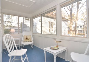 Downtown Rehoboth Beach 1.5 Blocks to the Beach Sleeps 19 w/Parking