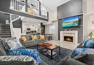 Dramatic Wrigley Loft +PRIVATE Rooftop, Center of Wrigley, Ranked GUEST FAVORITE