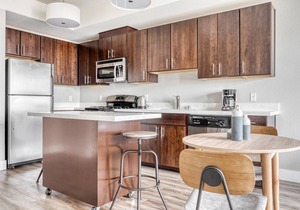 Dreamy Mountain View 1BR w/Pool & Gym, walk to Caltrain, by Blueground