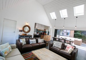 Driftwood - 4 Bed | Short Walk to Beach