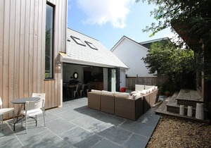 Driftwood - 4 Bed | Short Walk to Beach
