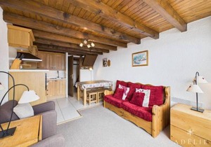 Duplex rénové avec balcon et parking, à 100m des pistes - FR-1-398-529