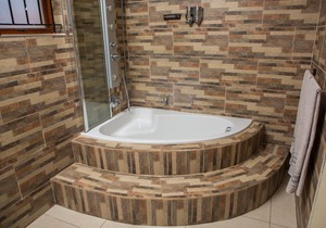 Dyna Guest House: Deluxe Queen Suite
