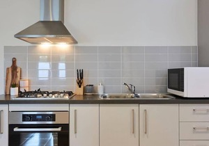 Earthy And Polished 2 Bedroom Unit In Chadstone