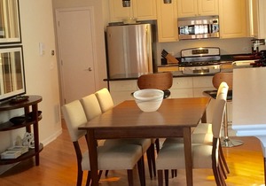 EAST LAKEVIEW DESIGNER CONDO 2 BED/2 BATH, SLEEPS 6!