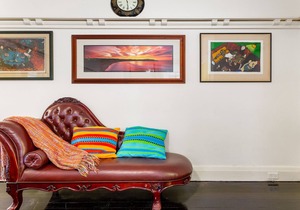 Eclectic Art Deco Apartment in great location