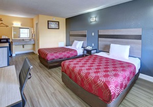 Econo Lodge at Military Circle