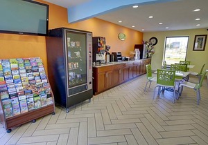 Econo Lodge at Military Circle
