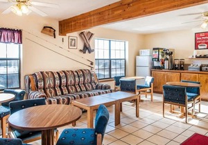 Econo Lodge Eagle Nest