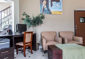 Econo Lodge Inn & Suites Fallbrook Downtown