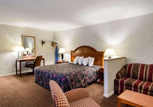 Econo Lodge Inn & Suites Northborough