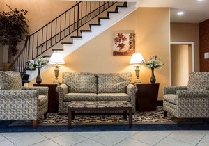 Econo Lodge Lakes Region