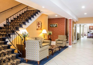Econo Lodge Lakes Region