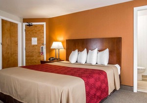 Econo Lodge Lakes Region