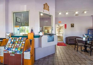 Econo Lodge Little Creek