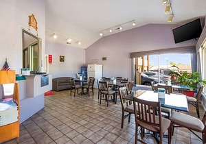 Econo Lodge Little Creek