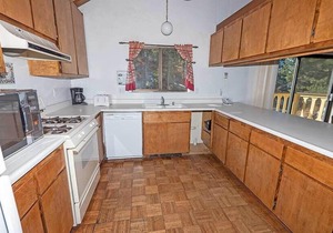 Economical Ski Home with Community Hot Tub and Seasonal Pool Acess!