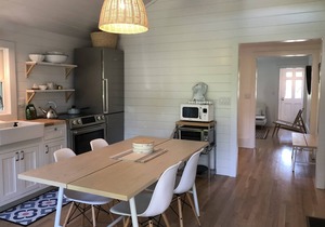 Edgartown Cottage, Short walk to town, AC/Heat, Fire Pit, Outdoor shower