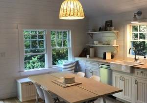 Edgartown Cottage, Short walk to town, AC/Heat, Fire Pit, Outdoor shower