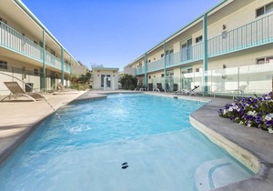 Efficient Living in DTPH - Poolside.