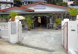 Eight Mentigi Guesthouse