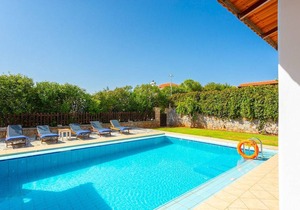 Ekklisies Dio: Large Private Pool, A/C, WiFi