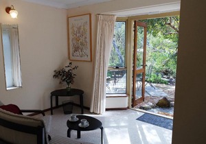 Eleebana Guest House