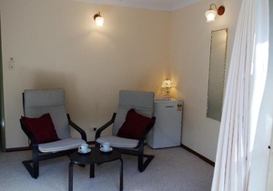 Eleebana Guest House