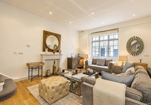 Elegant 2-bed house in Belgravia, Central London