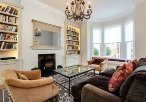 Elegant 3BR home with garden in Balham, 15 minutes from London Bridge, by Veeve