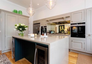 Elegant 3BR home with garden in Balham, 15 minutes from London Bridge, by Veeve