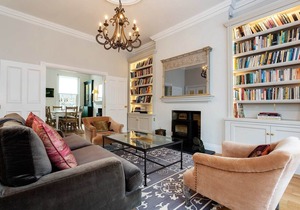 Elegant 3BR home with garden in Balham, 15 minutes from London Bridge, by Veeve