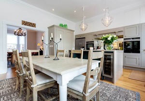 Elegant 3BR home with garden in Balham, 15 minutes from London Bridge, by Veeve
